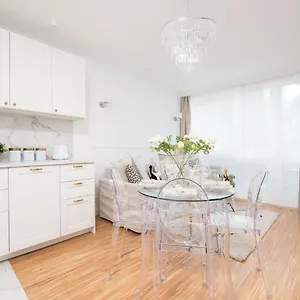 Apartament Glam & Modern By Cooee