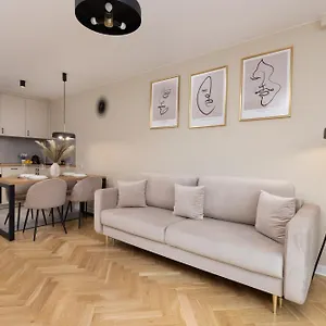  Apartament Stunning Srebrna With City View By Renters